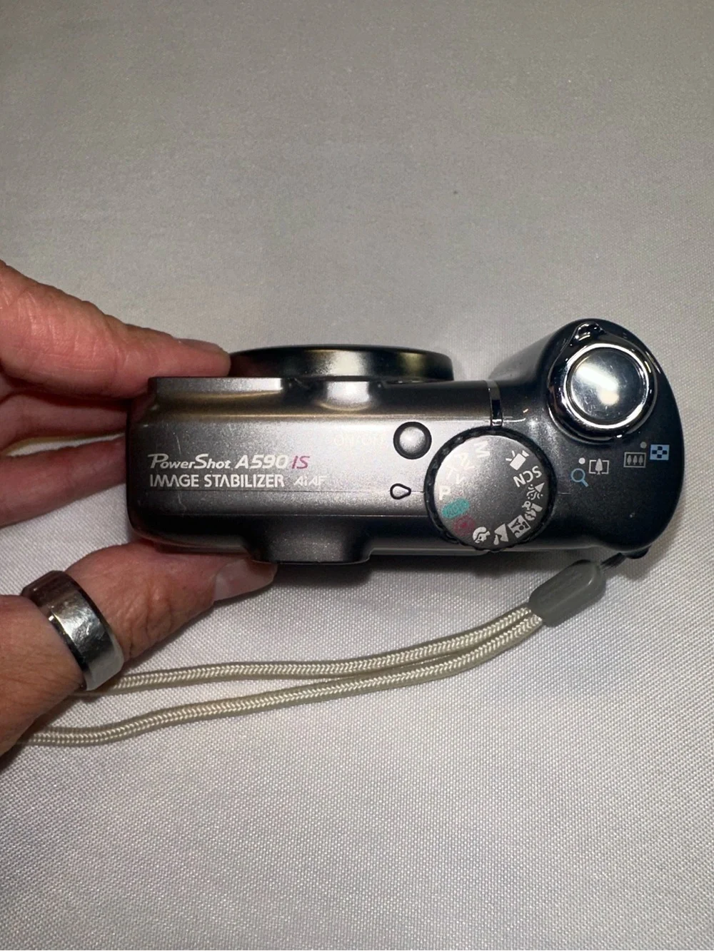 Canon PowerShot A590 IS 8.0 MP Digital Camera Works Well w/Strap & 8GB SD Card